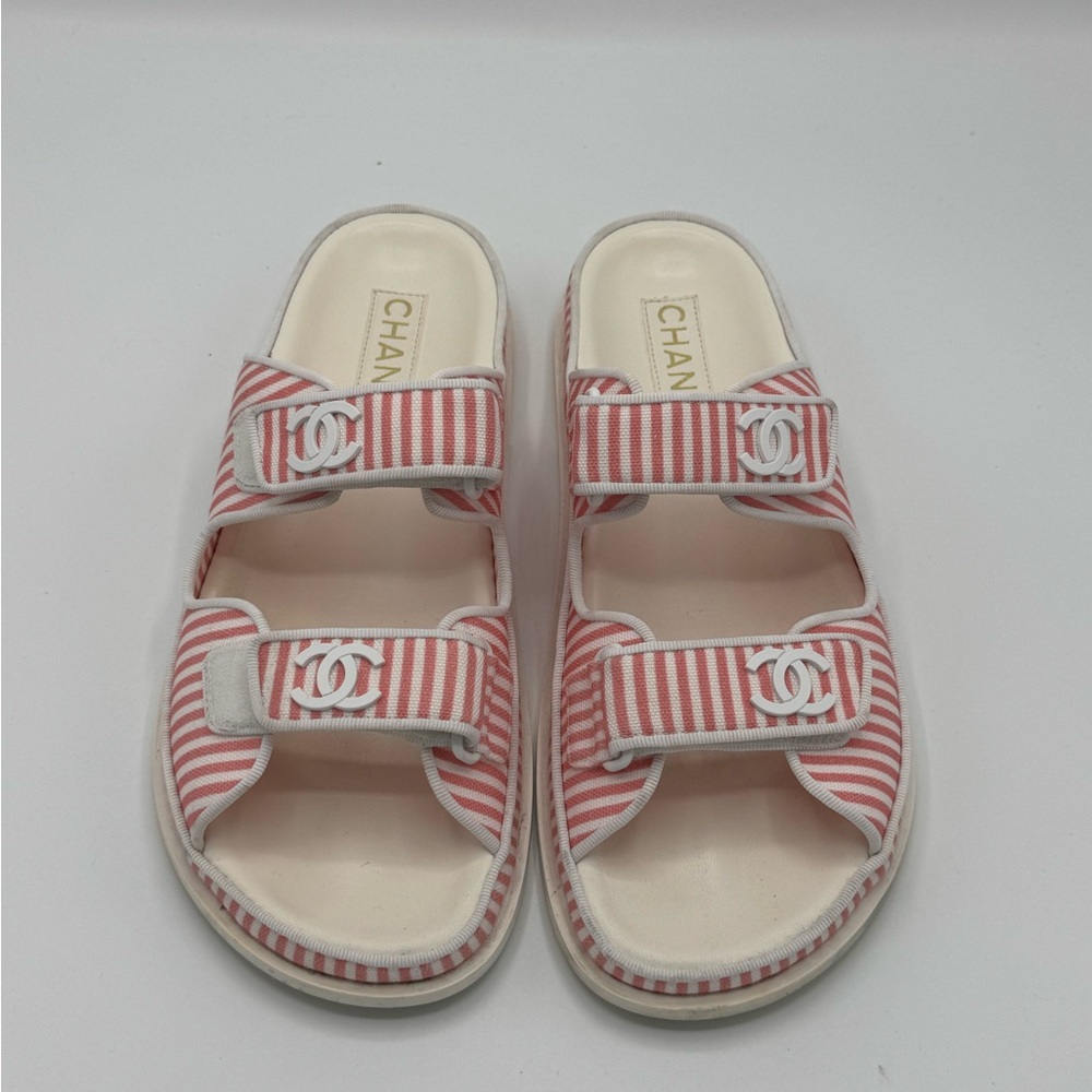 Chanel
2024 Interlocking CC Logo Slides
Women's Size: 41
